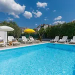 Hébergement de vacances Suncana By Interhome