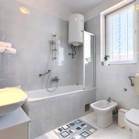 Vikendica Holiday Home Suncana By Interhome *