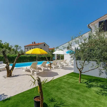 Holiday home Holiday Home Suncana By Interhome *
