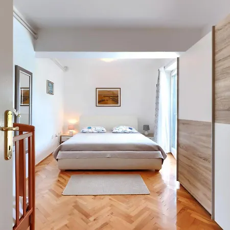 Suncana By Interhome *