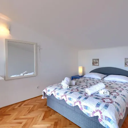 Suncana By Interhome Feriehus