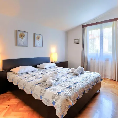Nyaraló Suncana By Interhome